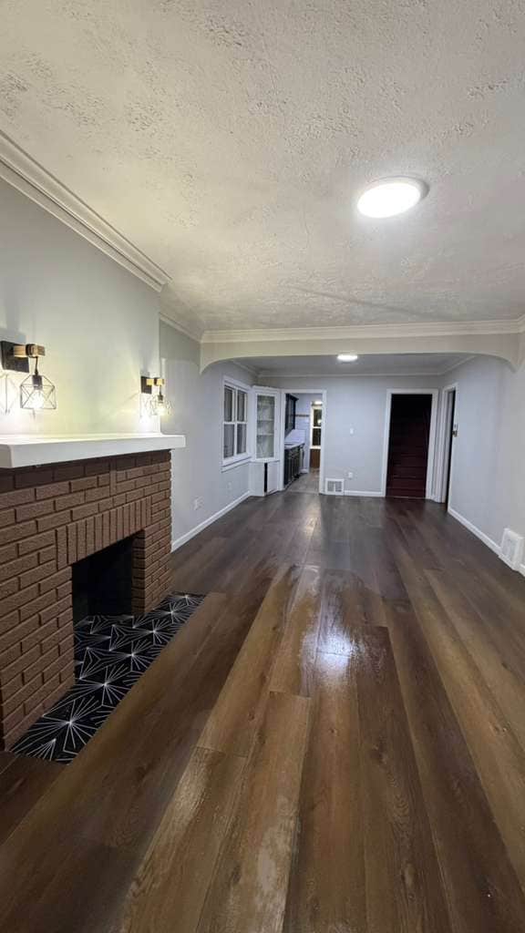 Building Photo - 13901 Tyler Ave