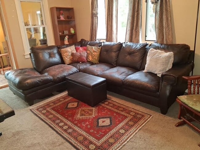 Building Photo - Furnished single family home