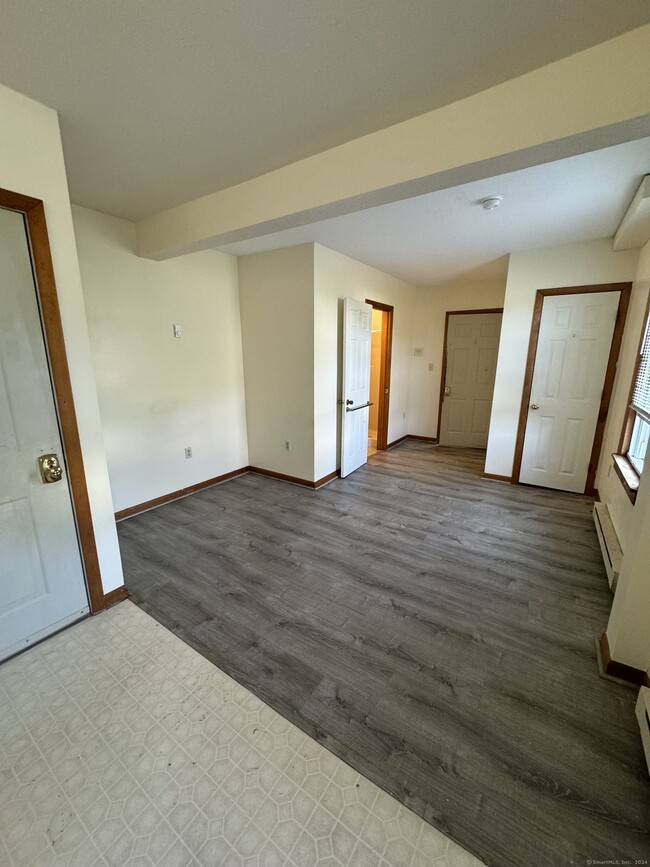 Building Photo - 49 Ledyard Ave