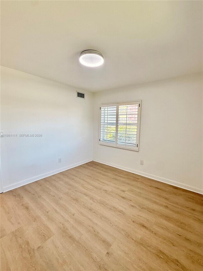 Building Photo - 6815 Edgewater Dr