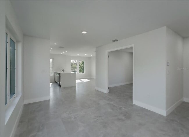 Building Photo - 310 Hibiscus St