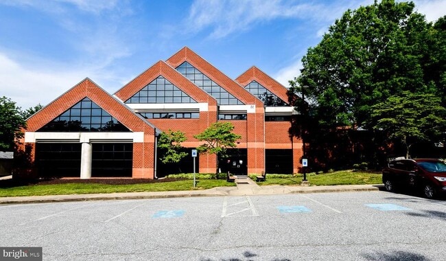 Building Photo - 15043 Cherrywood Dr
