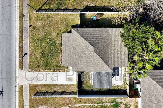 Building Photo - 608 Claude Holmes Senior Ave