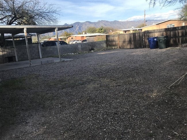 Building Photo - 2503 N Euclid Ave