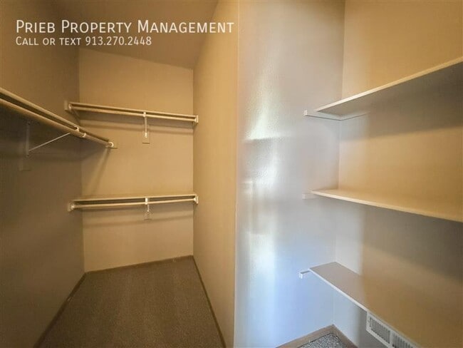 Building Photo - 805 S Woodson Ct