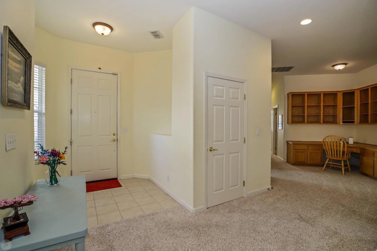 Building Photo - 4287 Windsong Dr