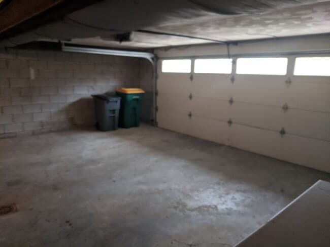 Building Photo - *****Huge 4 bedroom, 3 full bath home FOR ...