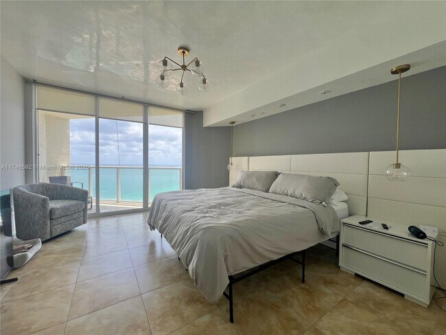 Building Photo - 16699 Collins Ave