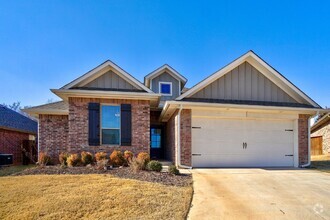 Building Photo - Charming 3-Bed Oasis in East Edmond