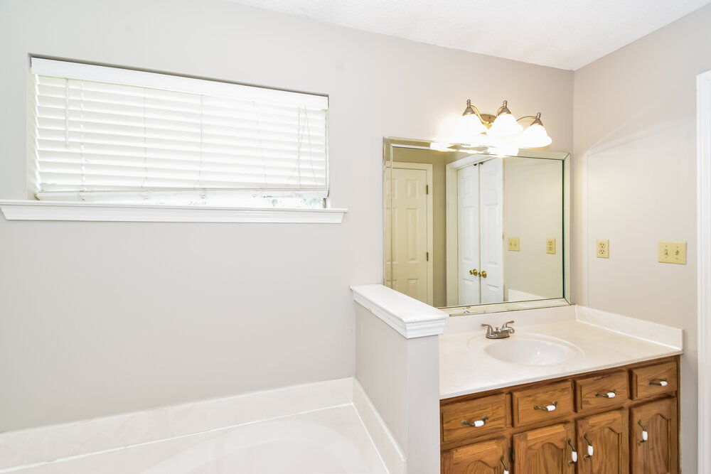 Building Photo - 7653 Fox Hunt Dr E