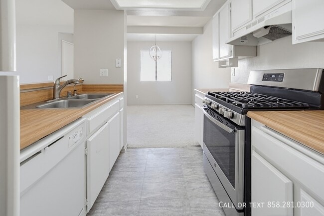 Building Photo - 9356 Twin Trails Dr