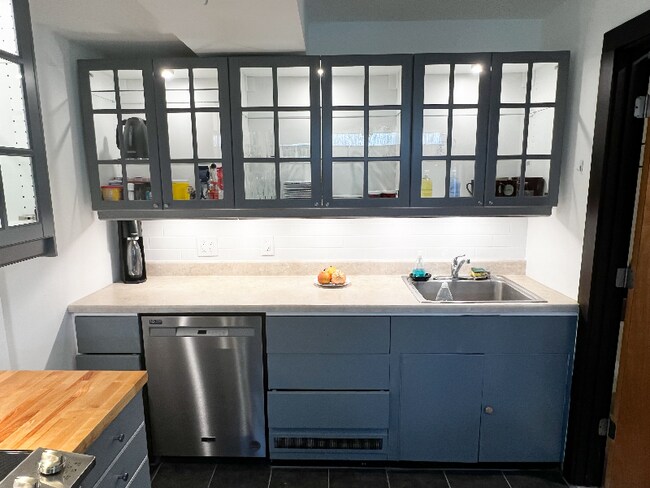 Building Photo - 197 Calkins Rd