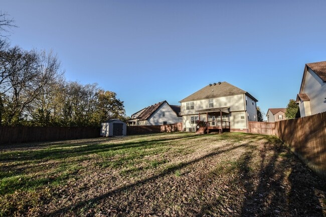 Building Photo - Pet Friendly Four Bedroom!