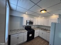 Building Photo - 403 N 12th St