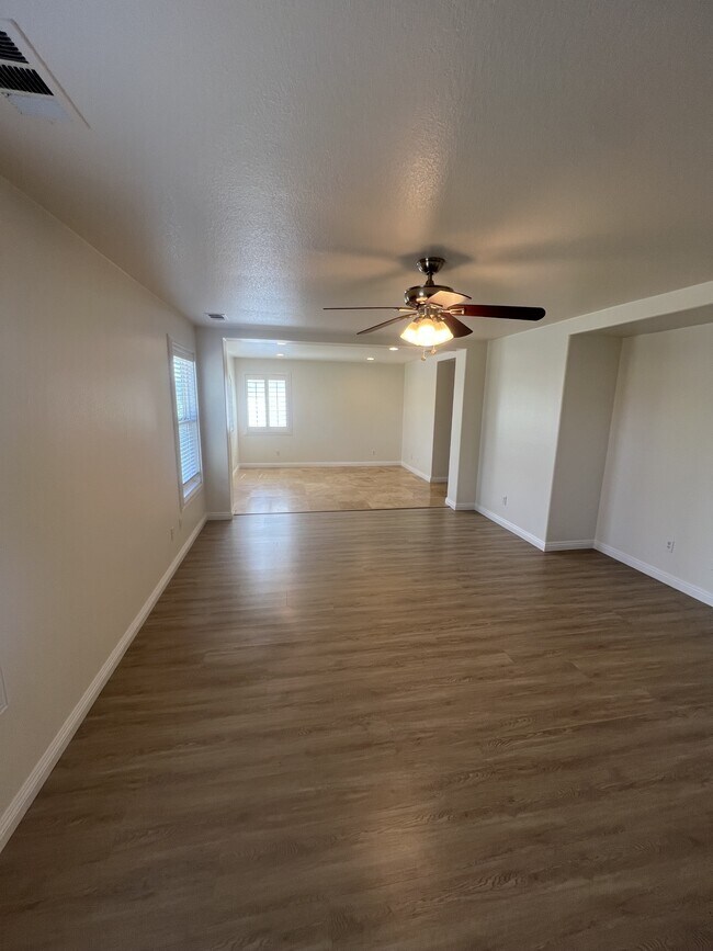 Building Photo - 13862 Camp Rock St