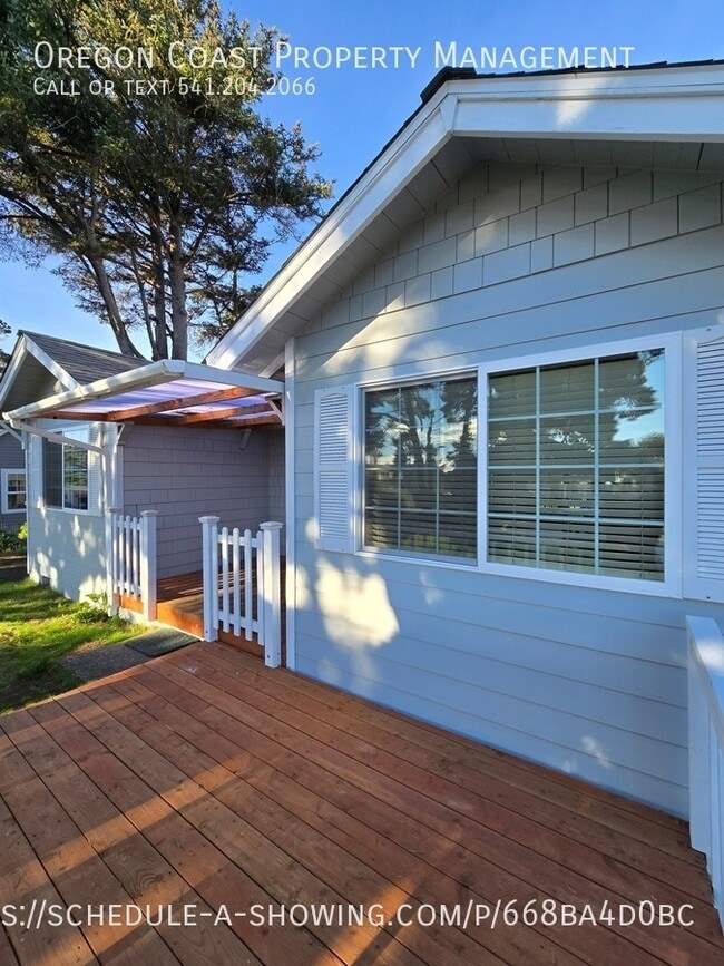 Building Photo - 1441 NW 20th St