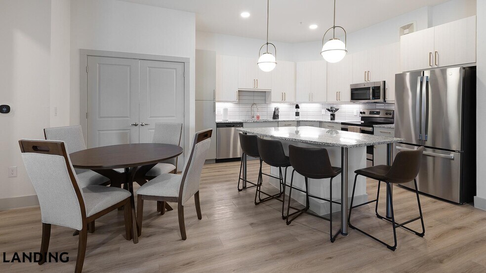 Building Photo - 13701 Montfort Dr