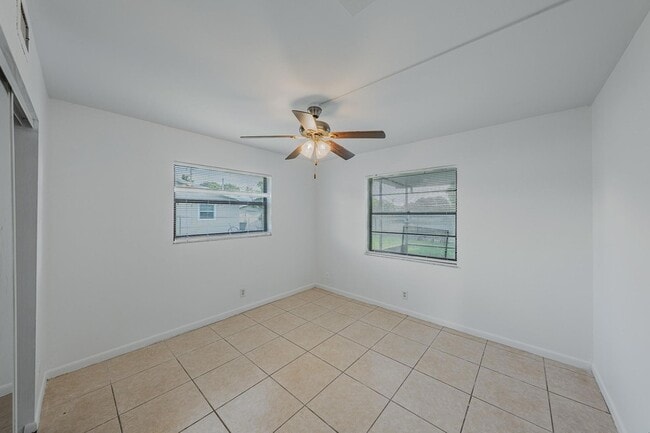 Building Photo - 8507 Sunset Dr