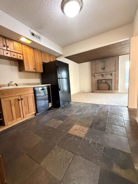 Building Photo - 504 Heritage Dr