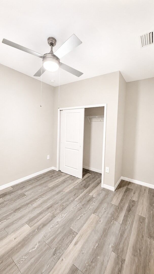 Building Photo - Hidden Gem! Beautiful 3/2 Duplex