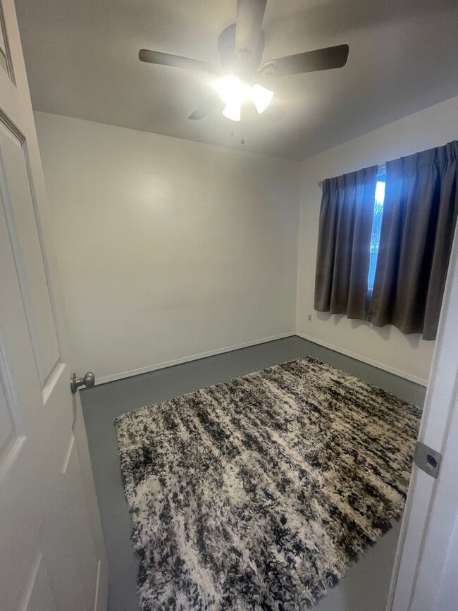 Building Photo - On an acre in Palmer! 4 bedrooms/3 bathrooms Oversized 2car garage PLUS additional shop! Addition...