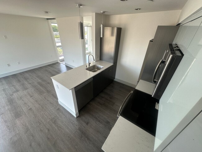 Interior Photo - Eitol Towers