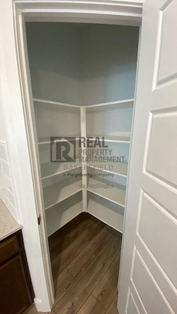 Building Photo - 6617 Shaver Dr