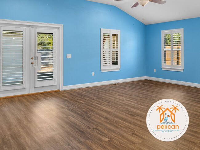 Building Photo - Stunning Home in East Navarre