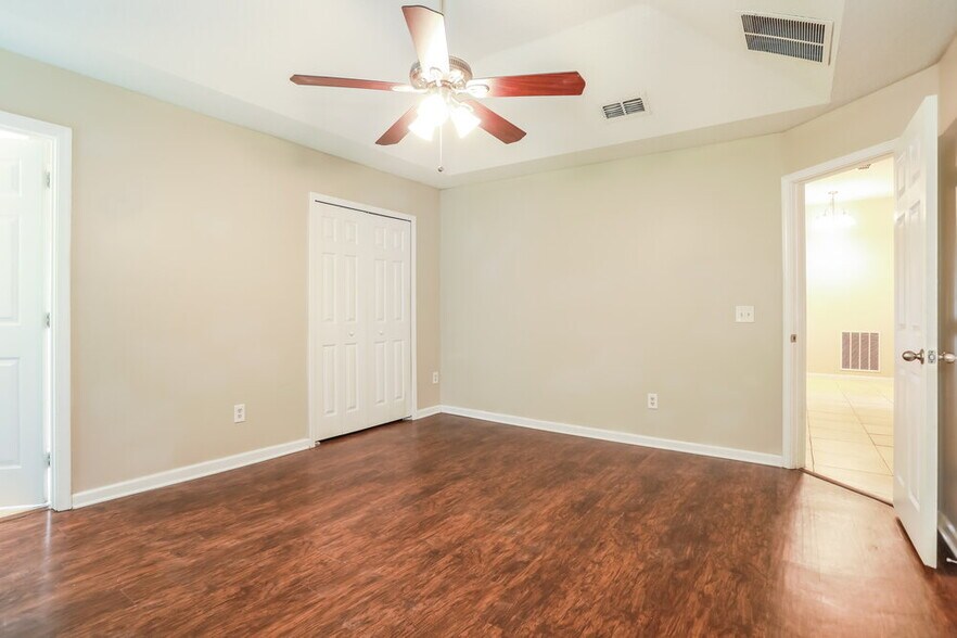 Building Photo - 6011 Fillyside Trail