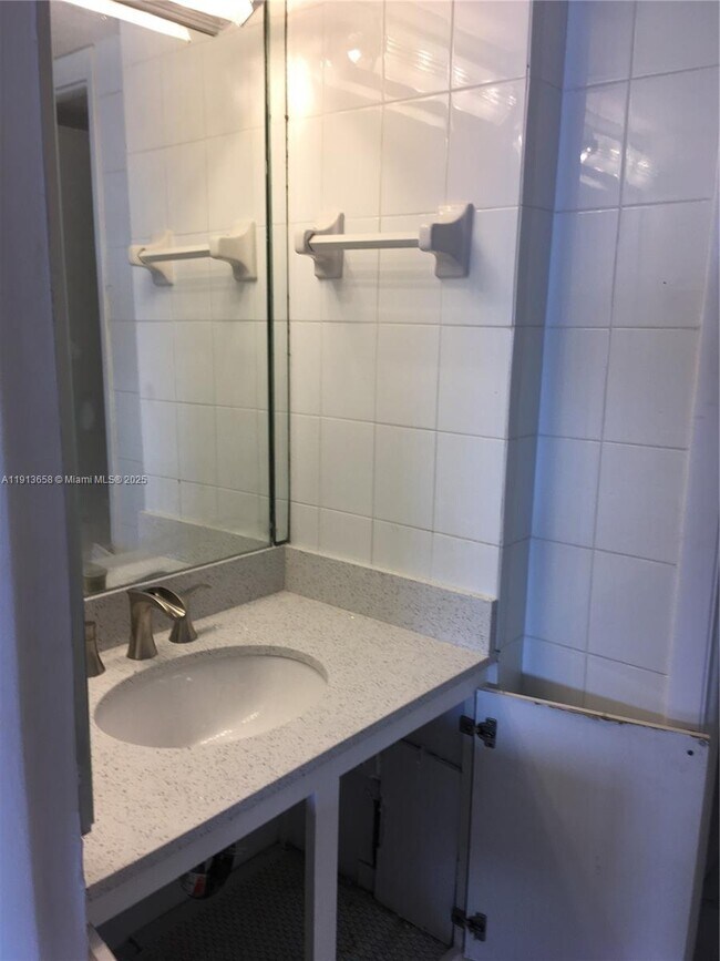 Building Photo - 5838 Collins Ave