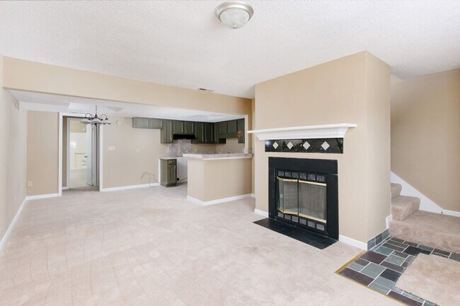 Building Photo - Chic & Spacious Townhome – 3 Beds, 3 Baths...