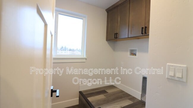 Building Photo - 61379 Brosterhous Road