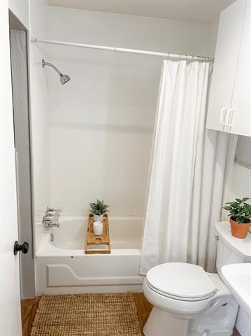 Building Photo - 1910 Mercedes Rd