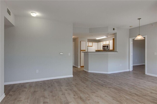 Building Photo - 2320 Gracy Farms Ln