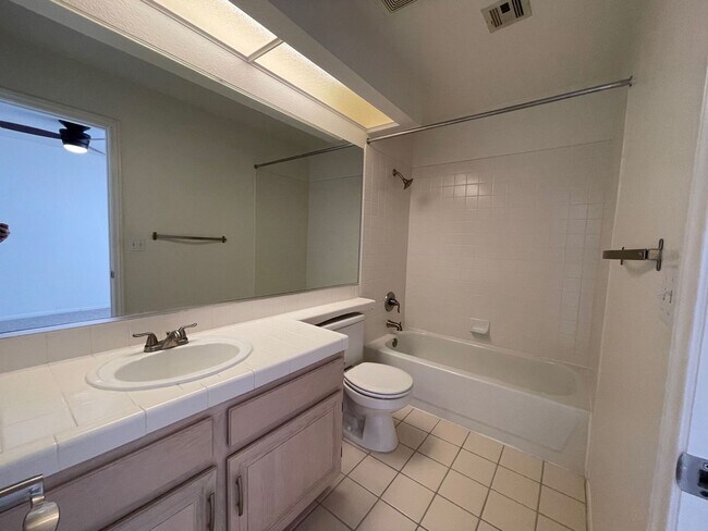 Building Photo - Painted Desert