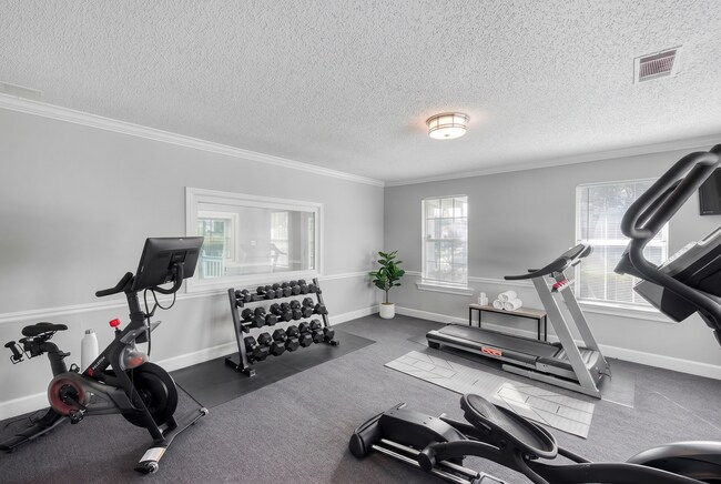 Building Photo - 104 Chase Ridge Dr