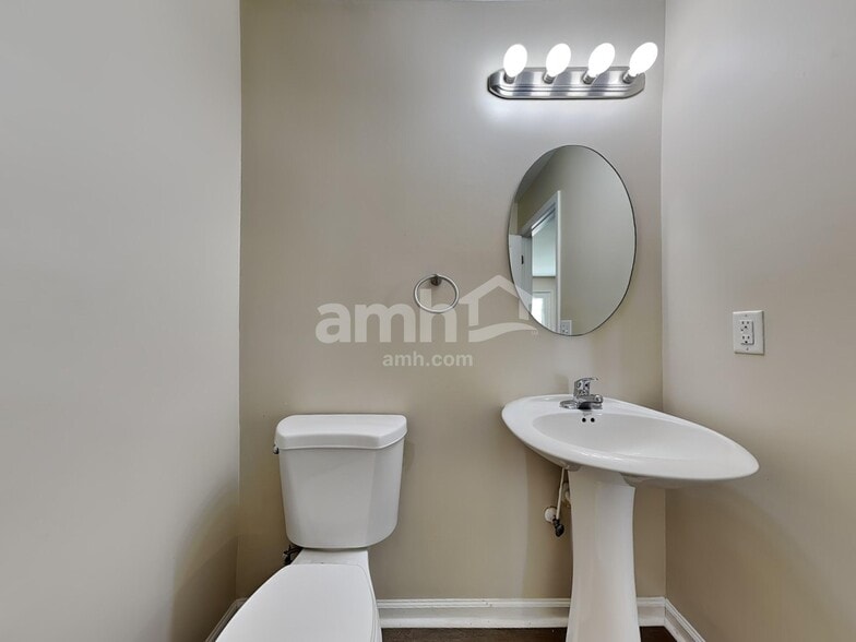 Building Photo - 38 Lake Shore Blvd