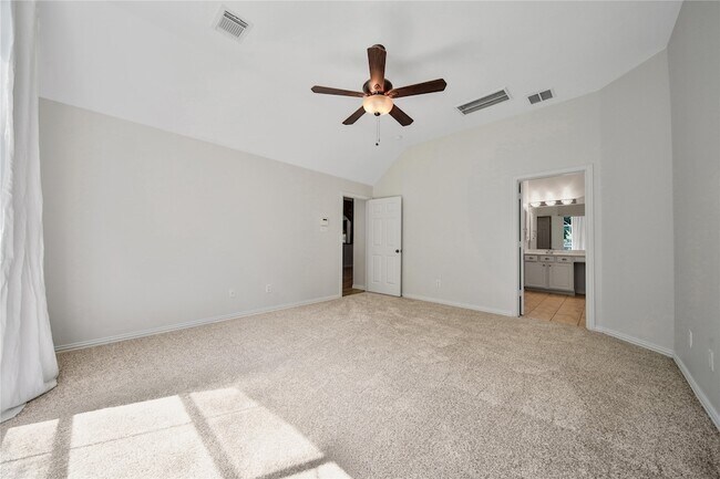 Building Photo - 14 Beauty Bower Pl