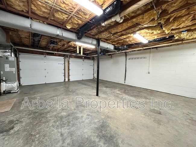 Building Photo - 1013 Cox Trail Pl