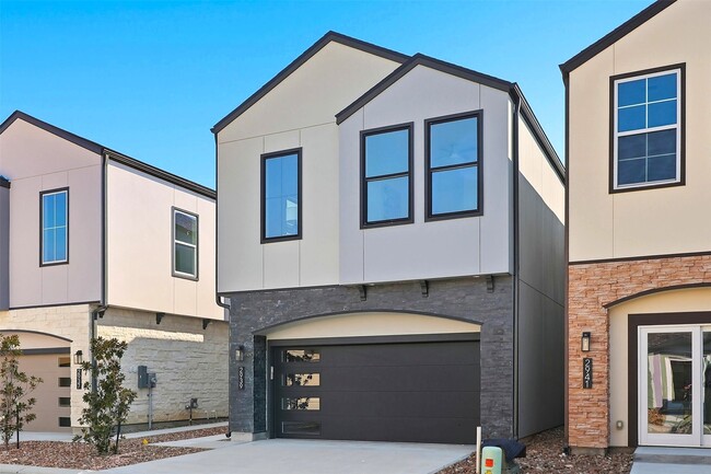 Building Photo - 2939 El Fenice Ln