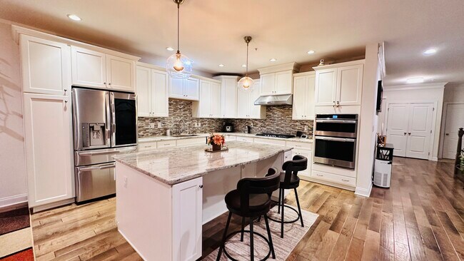 Building Photo - 126 Iron Hill Way