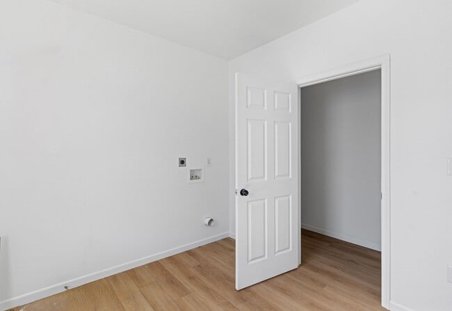 Building Photo - 409-411 Novelty St