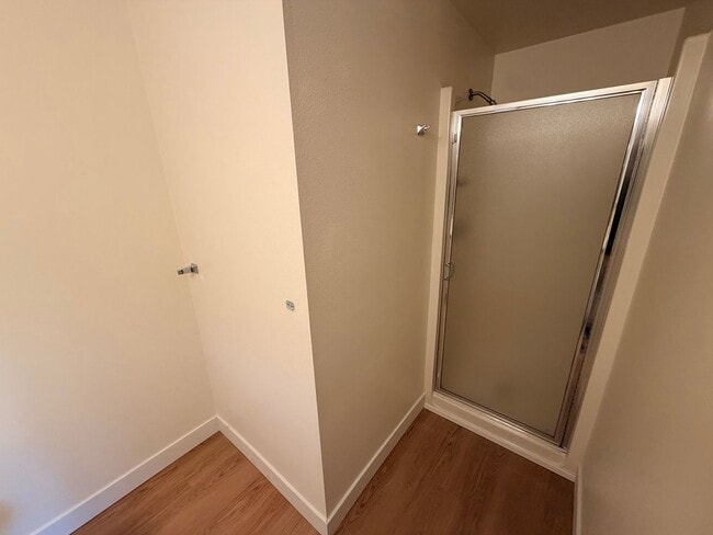 Building Photo - Brand New Flooring and Paint Upper Level Duplex