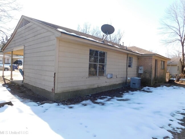 Building Photo - 6545 Hermitage Rd