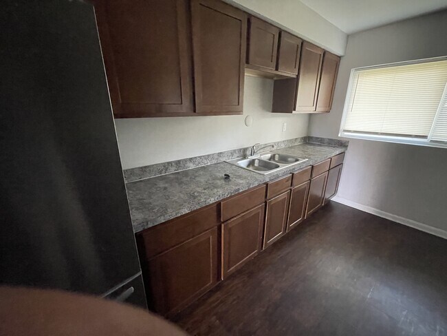Building Photo - 5824 Yellow Pine Ct