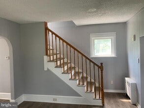 Building Photo - 9 Dartmouth Ave