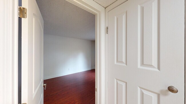 Building Photo - 18181 Happy Ln