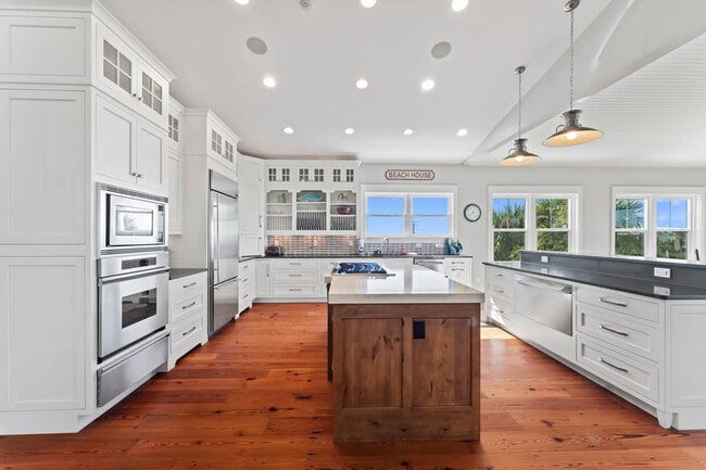 Building Photo - 7530 A1A S