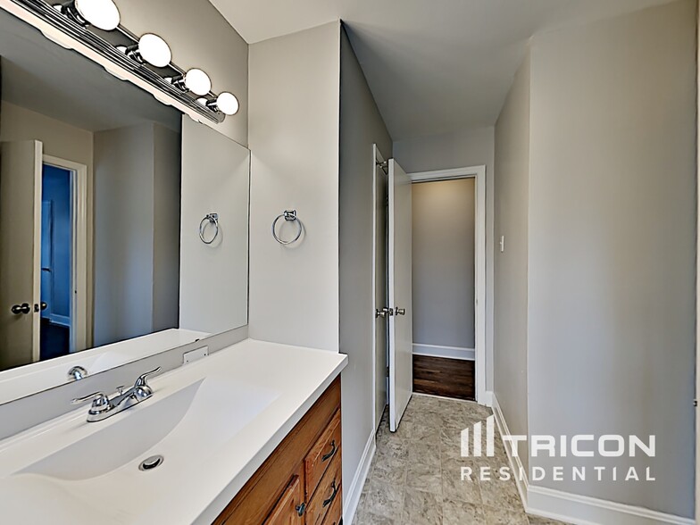 Building Photo - 4811 Westridge Dr