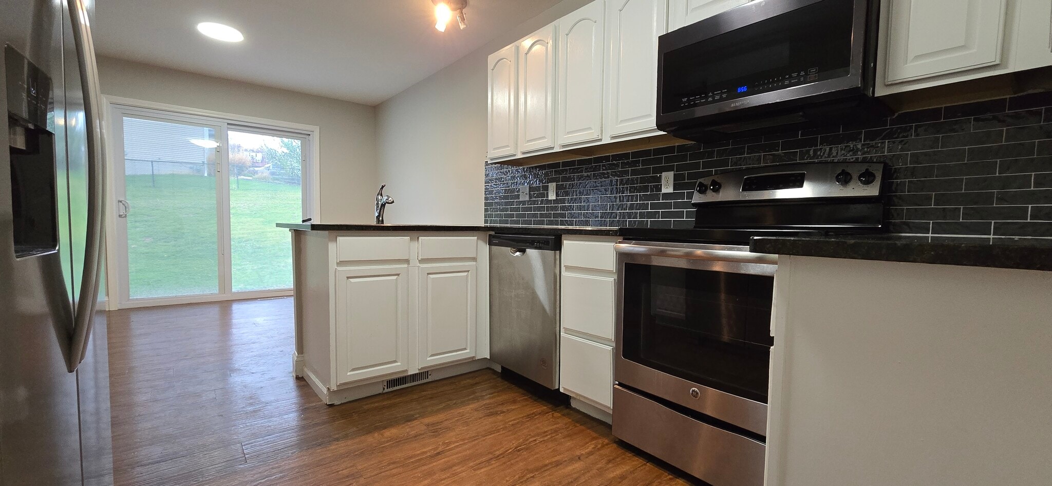 Building Photo - 1708 Apple Ln